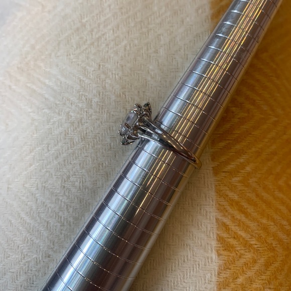 Vintage NVC Snowflake CZ Ring Size 10 - Picture 9 of 10